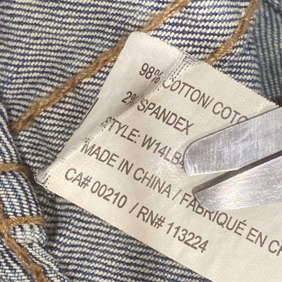 William Rast Boyfriend in Mid Blue Wash Distressed 28 - Picture 11 of 13